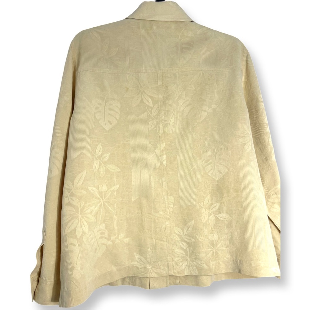 Chico’s Button Down long sleeved silk blouse leaf brocade light yellow/ cream - Picture 2 of 6
